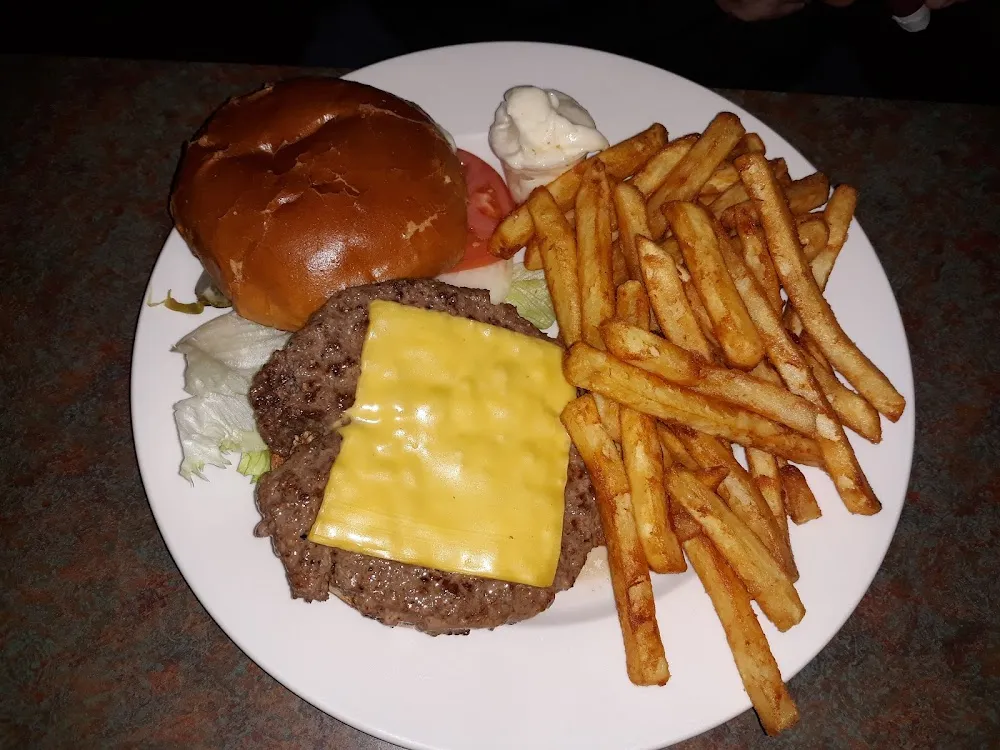 Cheeseburger with Fries