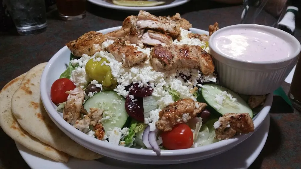 lg Greek chkn Salad
